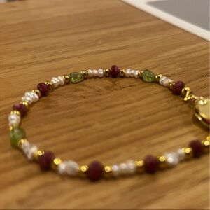 Elegant Gold and Natural Garnet and Peridot Raw Pearl Beaded Bracelet